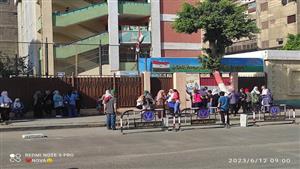 امتحانات الثانوية العامة.. بدء توافد الطلاب على اللجان لأداء الاختبارات 