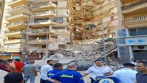 انشطر نصفين و14 طابقا.. بث مباشر من موقع عقار الإسكندرية المنهار