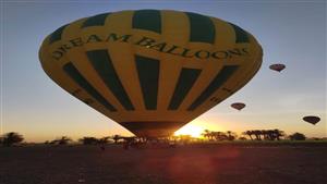 بعد تجربة جوارديولا.. 30 رحلة بالون طائر تحلق في سماء الأقصر - صور