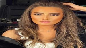 بـ"ظهر مكشوف".. زينة تظهر بإطلالة جريئة من المصيف (صور)