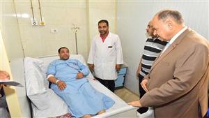 أول أيام العيد.. محافظ أسيوط يزور المستشفيات للاطمئنان على حالة المرضى - صور