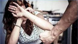 فتاة تُحرر بلاغًا ضد والدها لاتهامه بالتعدي عليها في نهار رمضان بالمطرية