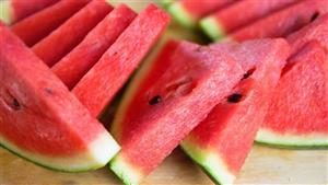  منها الطماطم والبطيخ.. تعرف على أسعار الخضراوات والفاكهة في سوق العبور بثالث أيام العيد