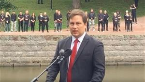 استقالة وزير الاقتصاد الفنلندي بعد فضيحة تتعلق بمزاح حول رموز نازية