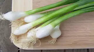 فوائد مذهله لتناول البصل الأخضر 