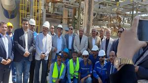 وزير قطاع الأعمال: تطبيق المعايير العالمية في مشروع إنتاج الأمونيا الخضراء - صور