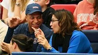 رقم ضخم.. كم يبلغ راتب فايزة العماري والدة كيليان مبابي؟