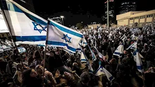 مظاهرة أمام منزل رئيس إسرائيل احتجاجا على طلب نتنياهو العفو.. فيديو