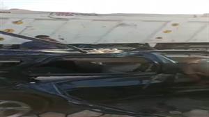 أحجار الجبل هشمت الملاكي.. مصرع 4 سقطت عليهم حمولة شاحنة المحاجر (فيديو وصور)