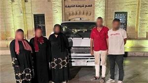 القبض على 3 سيدات سرقن مشغولات ذهبية من محل مصوغات بأكتوبر