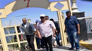 بالصور.. محافظ أسوان يتفقد أعمال التطوير والتجميل بميادين وشوارع إدفو