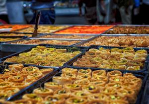 حسام موافي يحذر من حلوى شهيرة: تهدد صحتك