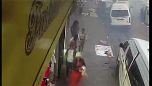 السيارات تتطاير.. انفجار غامض يهز جوهانسبرغ في جنوب أفريقيا (فيديو)