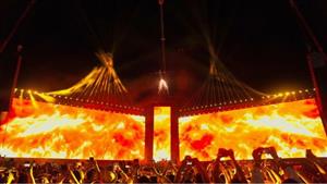 طار على ارتفاع ٤٠ مترا.. كواليس دخول تامر حسني حفل العلمين الجديدة