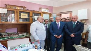 محافظ القليوبية ورئيس جامعة بنها يتفقدان مبادرة "احنا معاك" لرعاية الأسرة المصرية