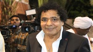 أغنية "الساحل الشمالي".. تفاصيل مفاجأة محمد منير بعد تأجيل سفره إلى ألمانيا