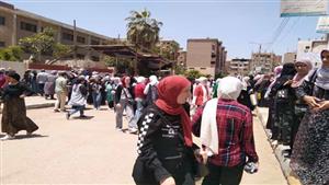 تكات في الأسئلة المقالية.. آراء طلاب الثانوية في امتحان الاستاتيكا بالقليوبية