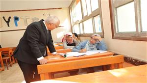 تصوير من داخل اللجان وإلغاء الامتحان.. ماذا حدث اليوم بامتحانات الثانوية العامة؟