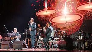 علي الحجار يغني "أنا هويت" احتفالا بمئوية سيد درويش في حفله بالجامعة الأمريكية