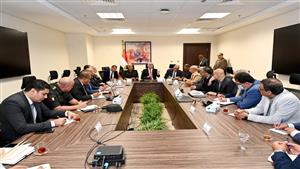 وزير الإسكان يبحث دعم الصناعات مع رئيسا هيئتى "الهندسية للقوات المسلحة" و"العربية للتصنيع" 