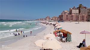 البحر مضطرب والقاهرة 34 درجة.. الأرصاد تعلن تفاصيل طقس السبت 