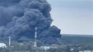 حريق هائل في مستودع للأسمدة في موسكو (فيديو)