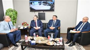 معاون وزير الإسكان يتابع مع رئيس "صندوق تمويل المساكن" تفاصيل تنفيذ المشروعات