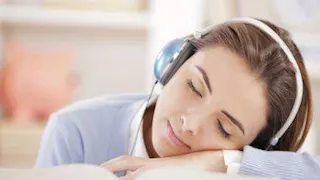 5 فوائد غير متوقعة لسماع الموسيقى قبل النوم