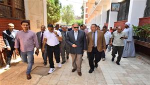 بشهادات تقدير ومكافآت مالية.. محافظ أسيوط يُكرم أوائل الثانوية العامة - صور