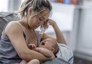 اكتئاب ما بعد الولادة لدى الآباء: أعراضه وطرق علاجه