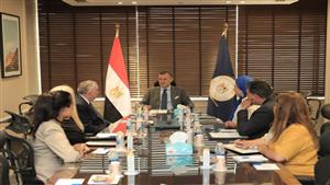 وزير الآثار يلتقي الرئيس الشرفي لمركز جون كيندي للفنون المسرحية