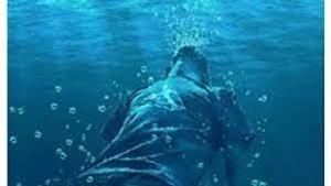 ما تفسير حلم الغرق في البحر وعلاقته بالرزق والأموال؟