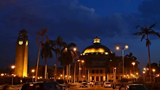 هل يزاحم الطلاب الوافدون المصريين في الجامعات الحكومية؟