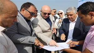 صور.. محافظ بني سويف يتفقد مشروع إنشاء مجمع مواقف السيارات