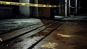 رجل بكامل ملابسه.. لغز العثور على جثة داخل جوال في بولاق (صورة)