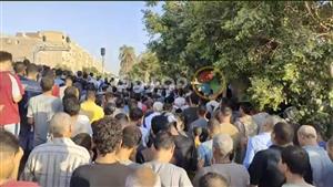 تشييع جثماني الشقيقين ضحيتي التنقيب عن الآثار داخل منزلهما في سوهاج - صور