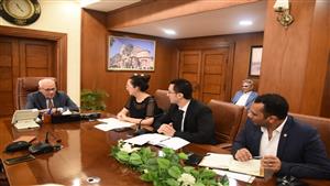 بالتعاون مع الصين.. محافظ بورسعيد يبحث إنشاء مجمع صناعي لـ"البروم"