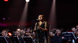 أنغام تبدأ حفل العلمين الجديدة بأغنية "نفضل نرقص" وسط تفاعل الجمهور