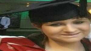 أم إنجليزية تطعن ابنتها بالمقص حتى الموت.. وترمي جثتها في سلة المطبخ