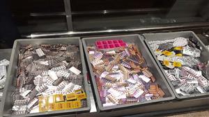 ضبط 44 ألف قرص دواء مع راكبة أفريقية بمطار القاهرة