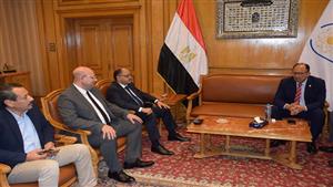 رئيس جامعة حلوان يبحث مع ممثلي شركة الدلتا للأنظمة الإلكترونية مشروع الدراجة الذكية