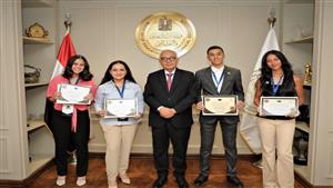 وزير التعليم يكرم الطلاب الأوائل بمدارس النيل المصرية الدولية