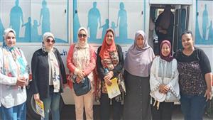 الكشف والعلاج مجانًا.. قافلة طبية تفحص 400 مواطن في المنتزه بالإسكندرية- صور  