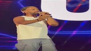 على أنغام "3 دقات" و"هوليلا" أبو يشعل أولى حفلاته في العلمين الجديدة