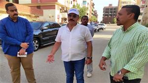 سيرًا على الأقدام.. محافظ أسوان يتفقد مناطق التجاريين والنفق والحصايا - صور