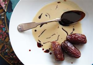 تناول البلح بالطحينة- مفيد أم مضر؟