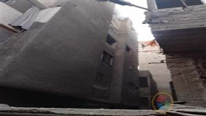 "الدور الأخير بيولع".. 3 سيارات إطفاء تجابه نيران شقة فيصل