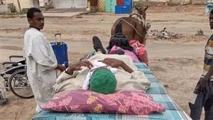 على عربة كارو.. شاعر الملحمة السوادنية يغادر منزله المحاصر في أم درمان 