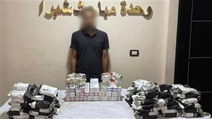  البيع بأزيد من السعر.. ضبط صاحب محل بحوزته 196علبة سجائر في القاهرة 