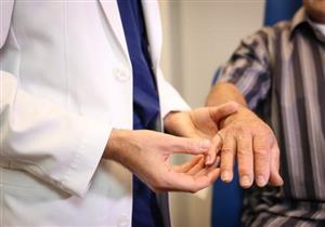 أعراض أمراض القلب- 4 علامات تظهر على الأظافر